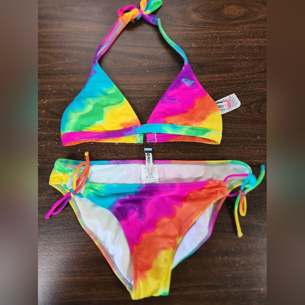 Roxy Swimsuit - Medium Top, Large Bottoms